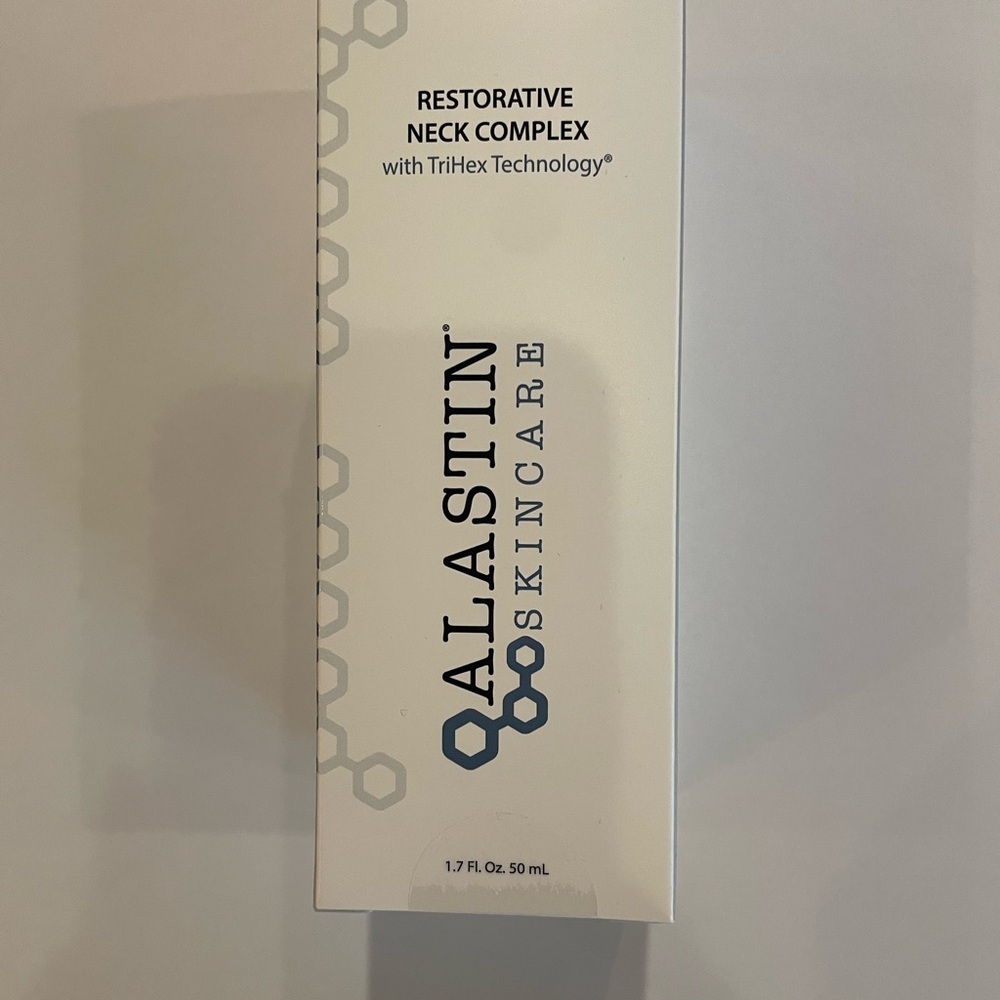Restorative Neck Complex - White
